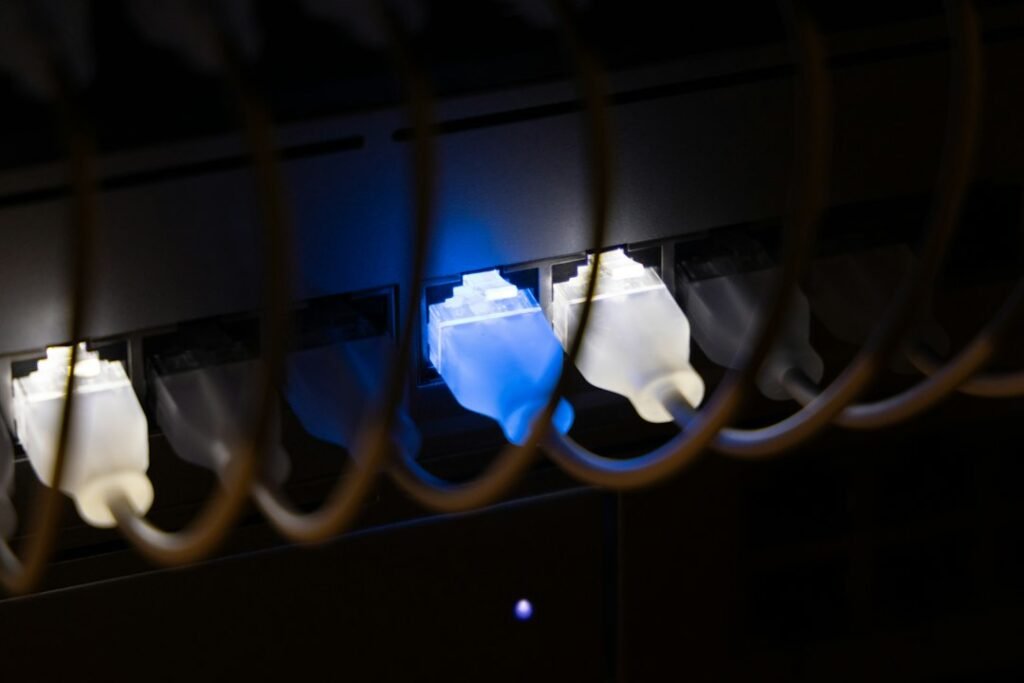 Ethernet vs Powerline: Which Network Link Suits UK IPTV Streaming Best?