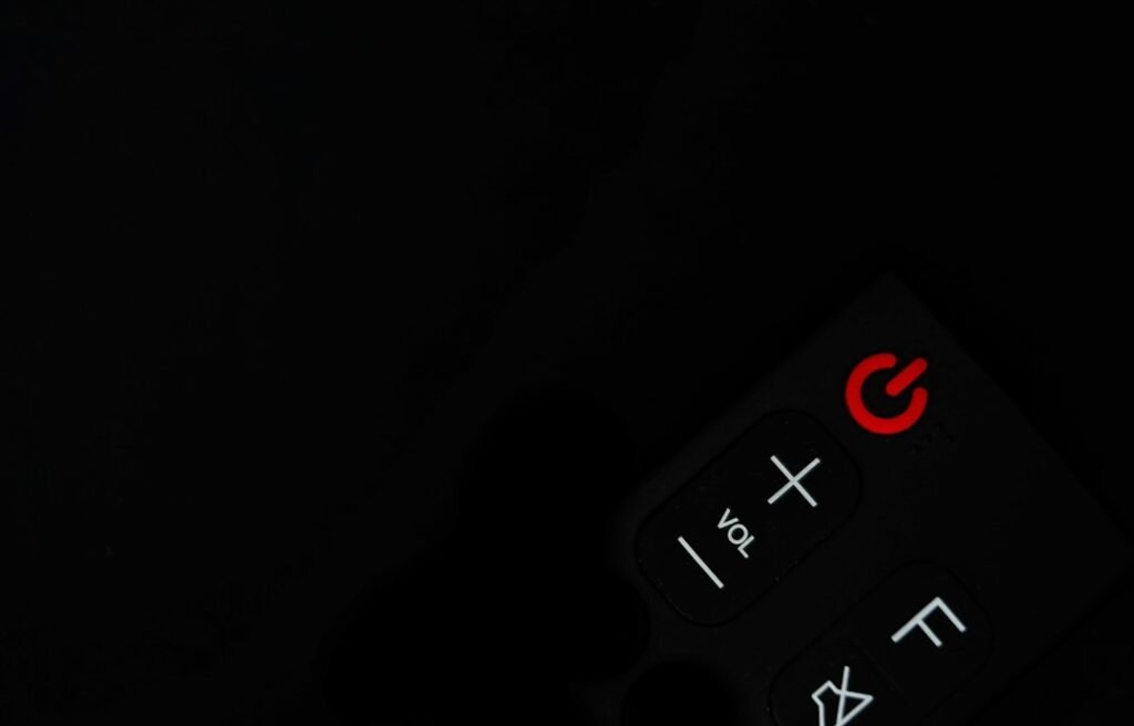 Official Broadcaster Apps vs Third-Party IPTV Player Apps in the UK
