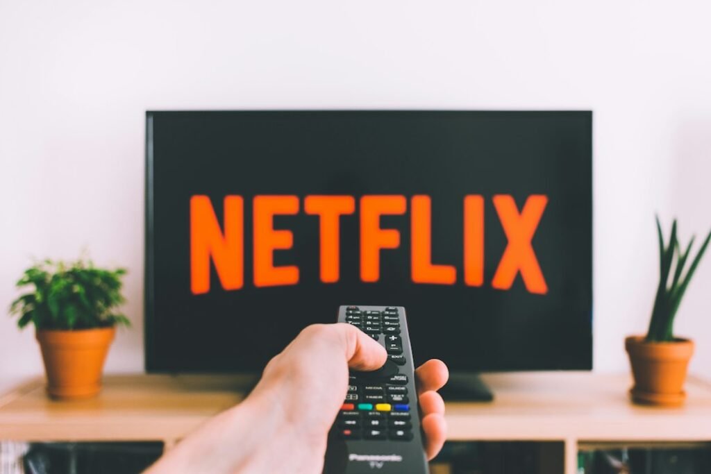 Choosing and Setting Up IPTV UK Devices for Your Living Room